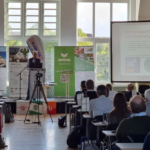 Online-Konferenz mit Zoom-Übertragung