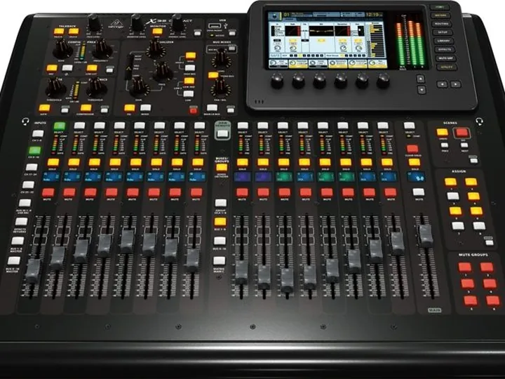 Behringer X32 Compact Digitalmischpult