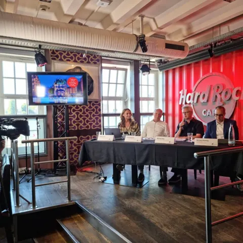 Pressekonferenz im Hard Rock Cafe Hamburg