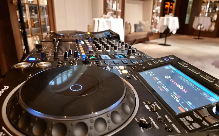 DJ Equipment mieten in Hamburg
