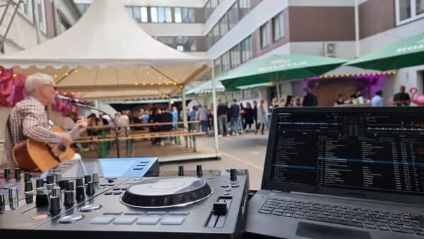 Liveband Sommerfest DJ Equipment Hamburg